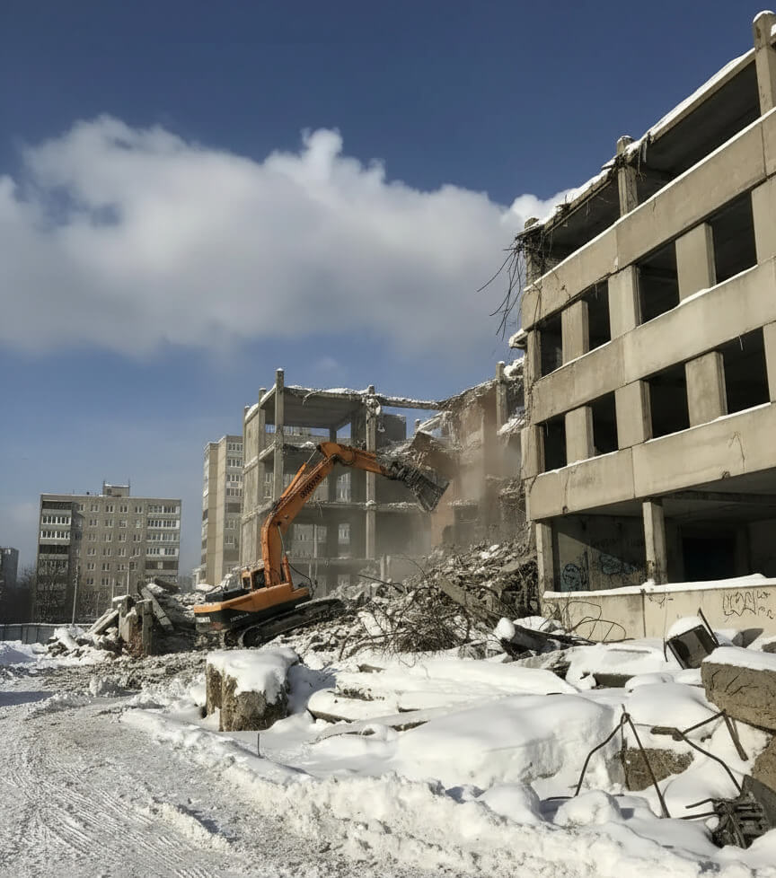 Демонтаж недостроенного здания